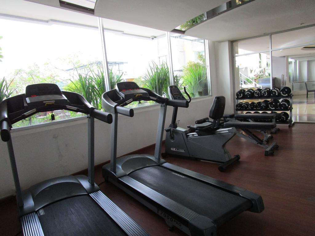 Royal Suite Condotel Medan Exterior photo