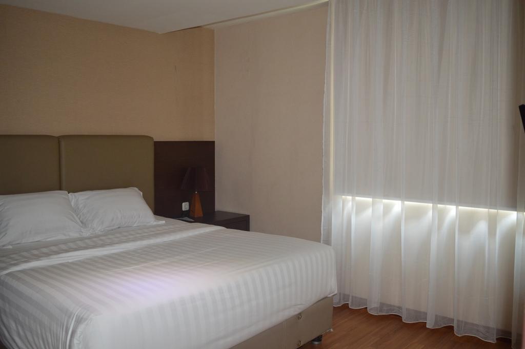 Royal Suite Condotel Medan Exterior photo