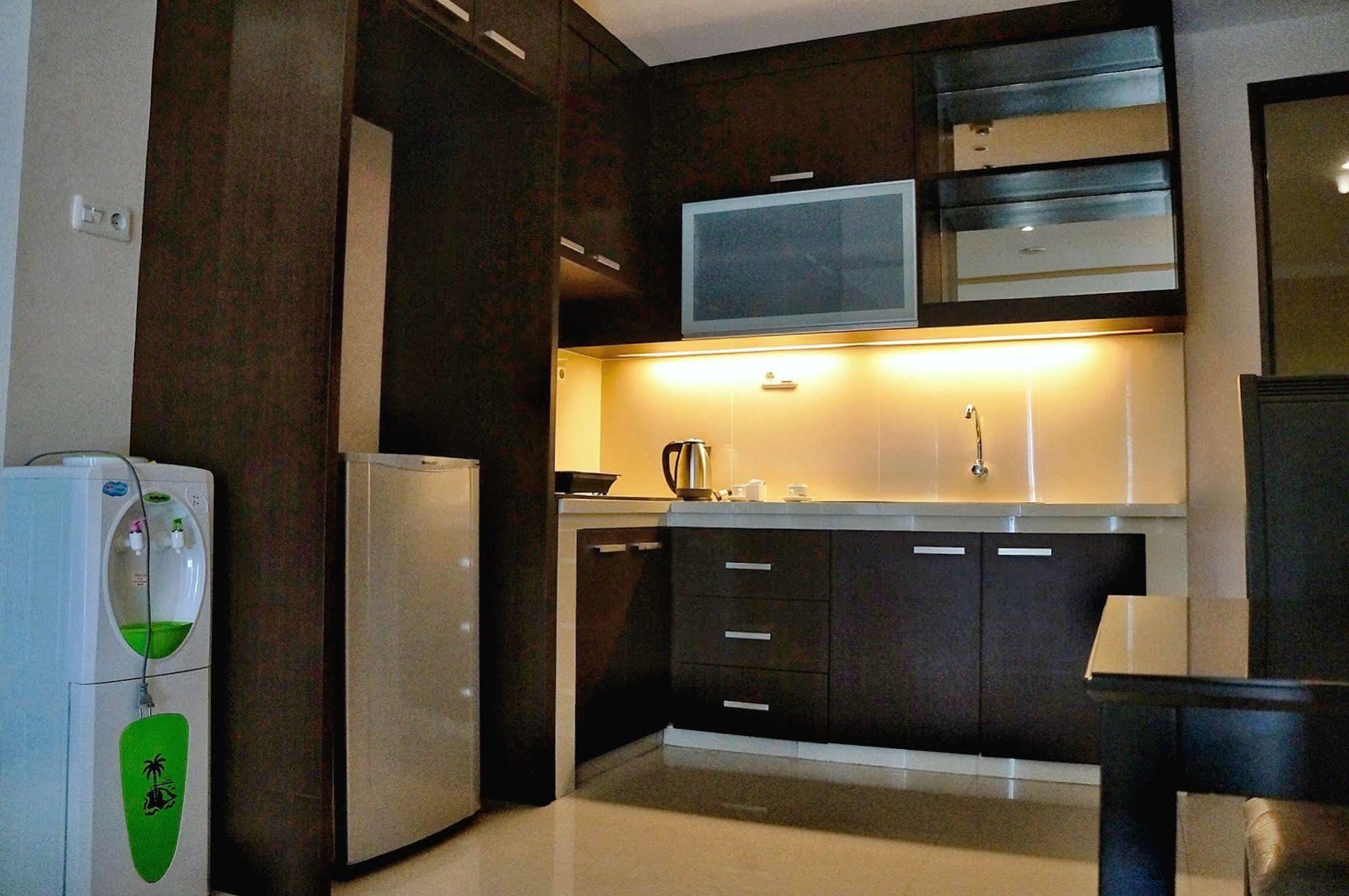 Royal Suite Condotel Medan Exterior photo