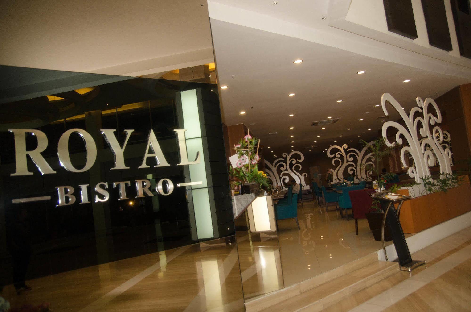 Royal Suite Condotel Medan Exterior photo