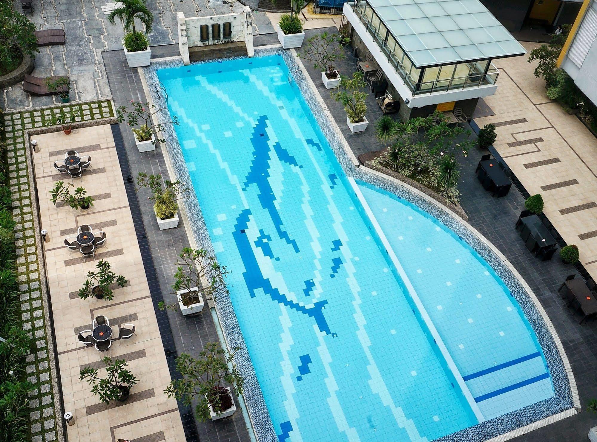 Royal Suite Condotel Medan Exterior photo